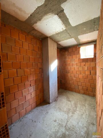 24-ÇAYIROVA YENİMAHALLE'DE MERKEZİ  KONUMDA DAİRELER